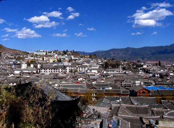 大理（豪华大游船）+丽江（童话世界）五日纯玩民俗体验游